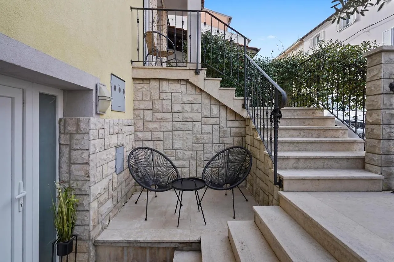 פולה Polias Small Studio קרואטיה